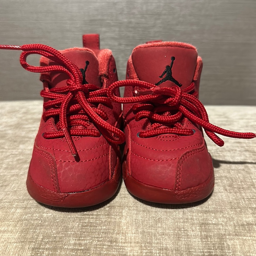 Red Jordan’s 5c